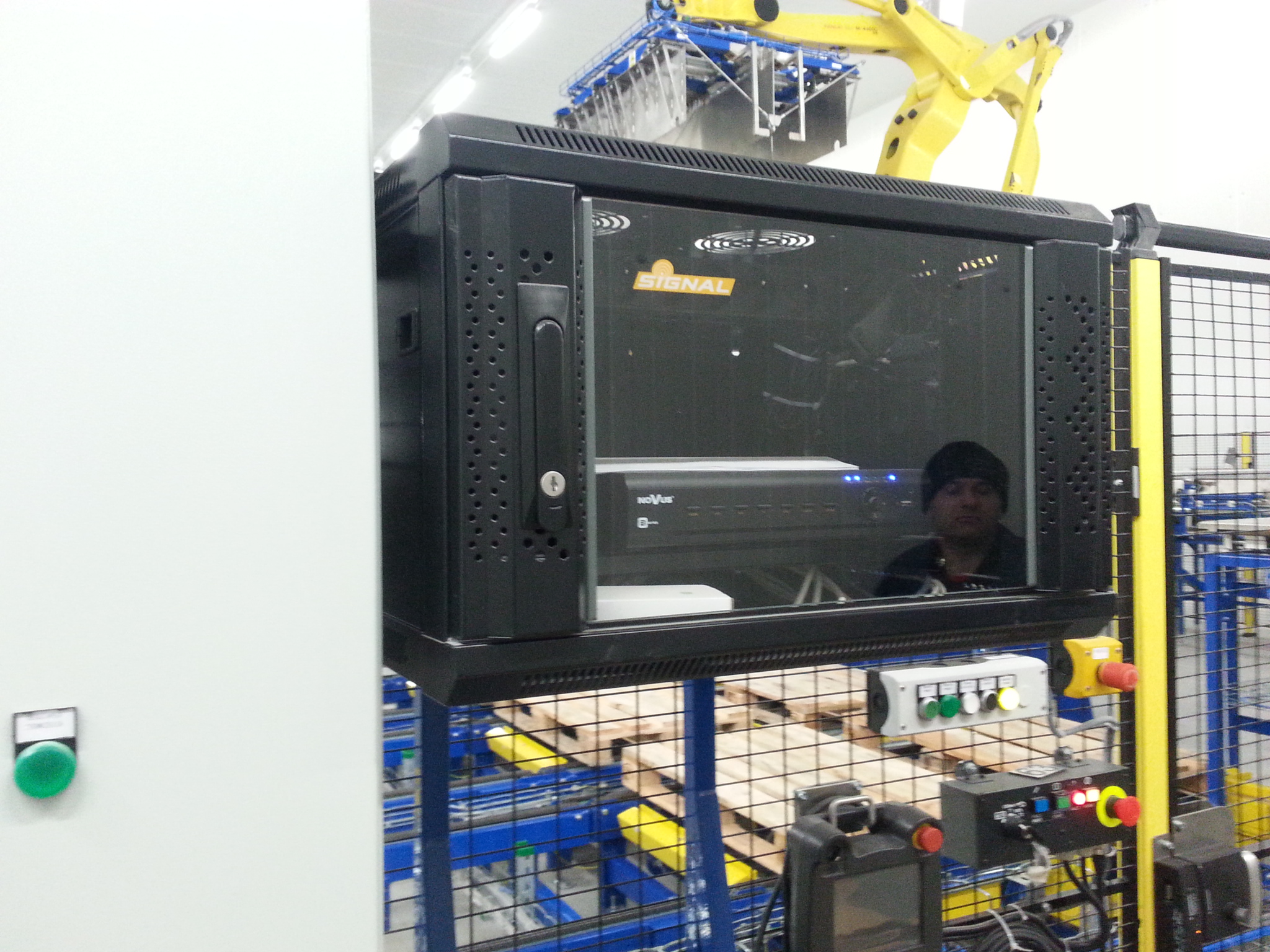 wikpol_linia_paletyzacji_kartonow_z_pieczywem__mrozonym_4_